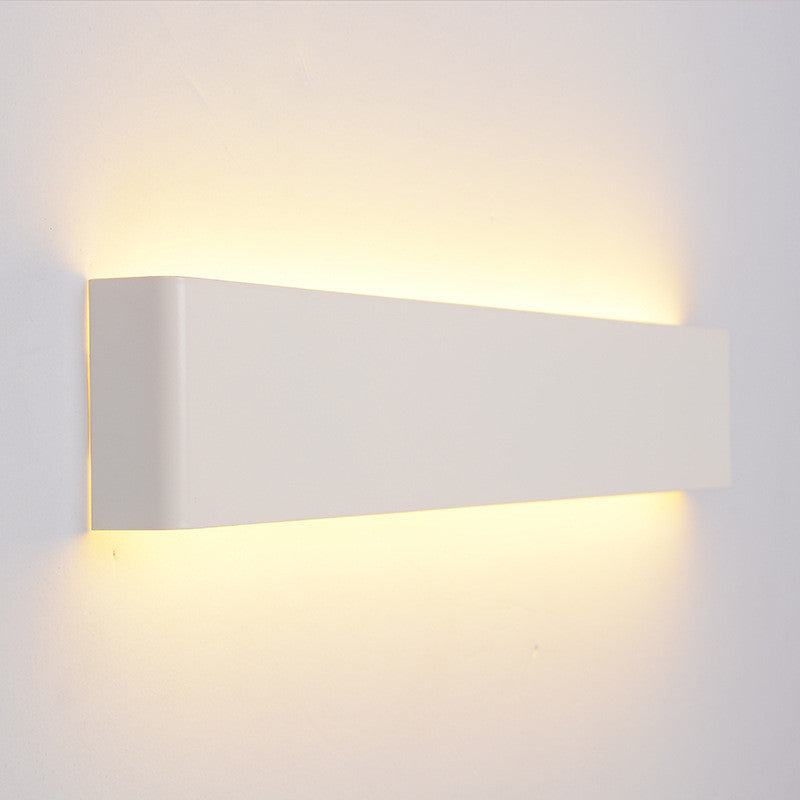 Lumière Murale LED pour Salle de Bains et Couloirs - Éclairage Avant Miroir Doux et Moderne -  - 1