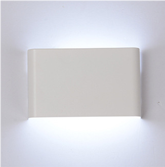 Lumière Murale LED pour Salle de Bains et Couloirs - Éclairage Avant Miroir Doux et Moderne -  - 10