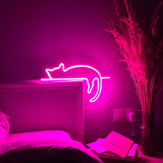 Néon Lumineux Suspendu en Forme de Chat - Éclairez Votre Chambre avec Style - NeonMagic✨ néons sur mesure