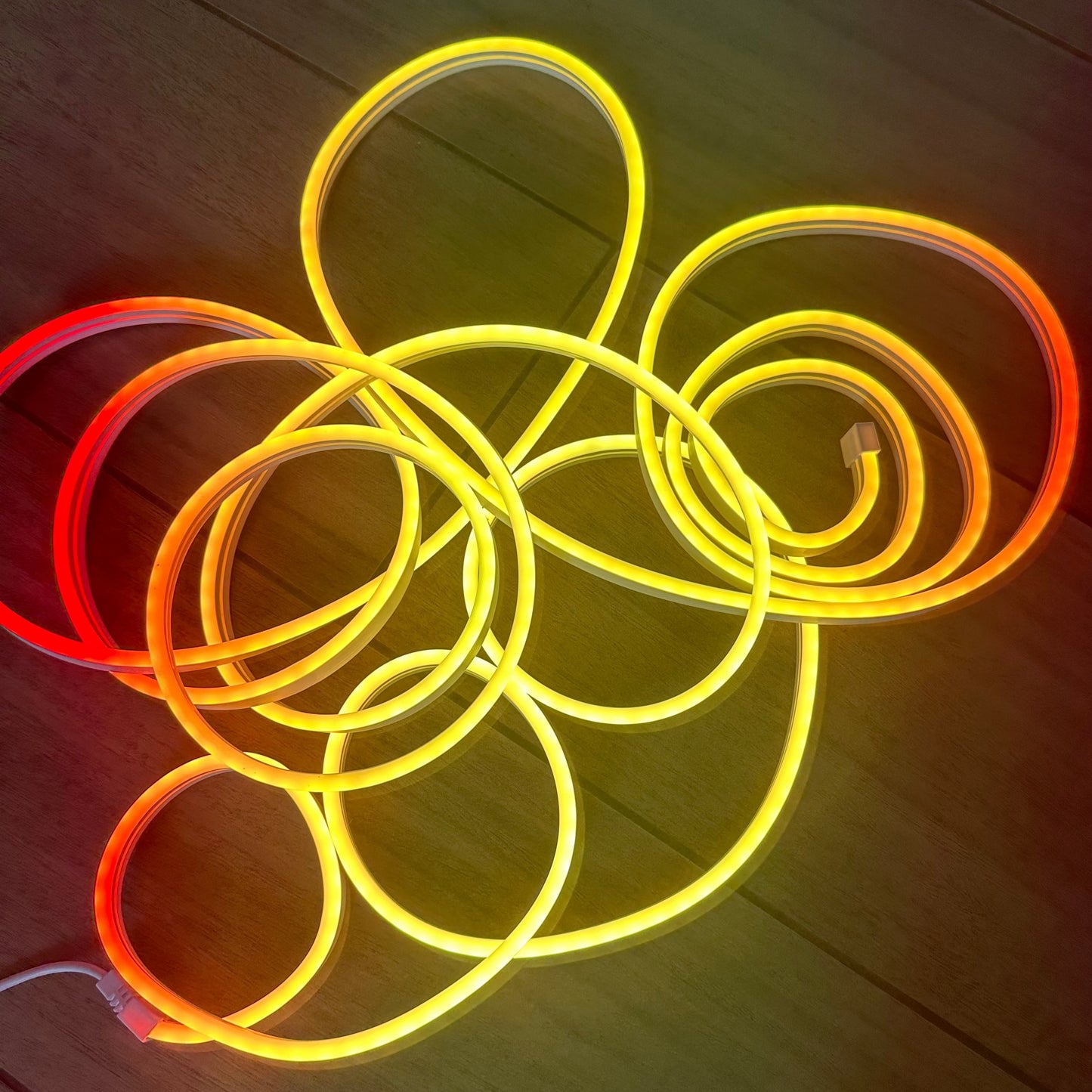 Bande néon LED intelligente avec musique et contrôleur - NeonMagic - jaune rouge